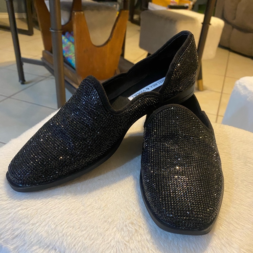 Chelsea & Violet Flats